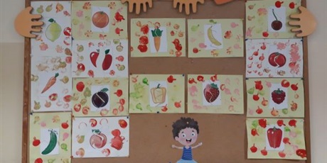Powiększ grafikę: prace plastyczne wykonane przez dzieci z Biedronek.